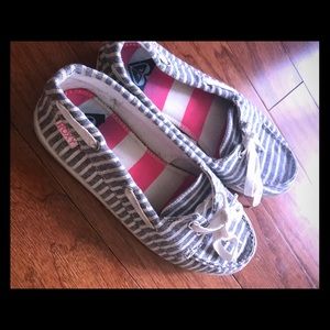 Girls Roxy slip on’s